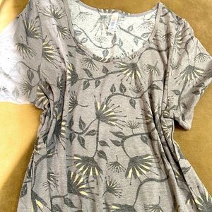 Lularoe soft grey shirt, short sleeves, gently used, size 3XL
